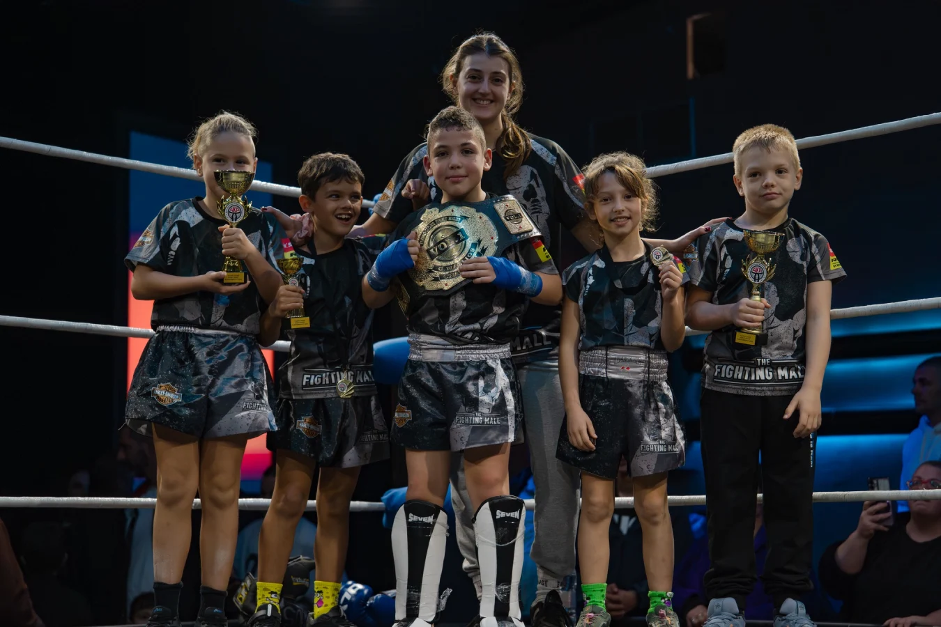 Παιδική αγωνιστική Ομάδα the Fighting Mall, προπονητρια Εβίτα Κουγιανού